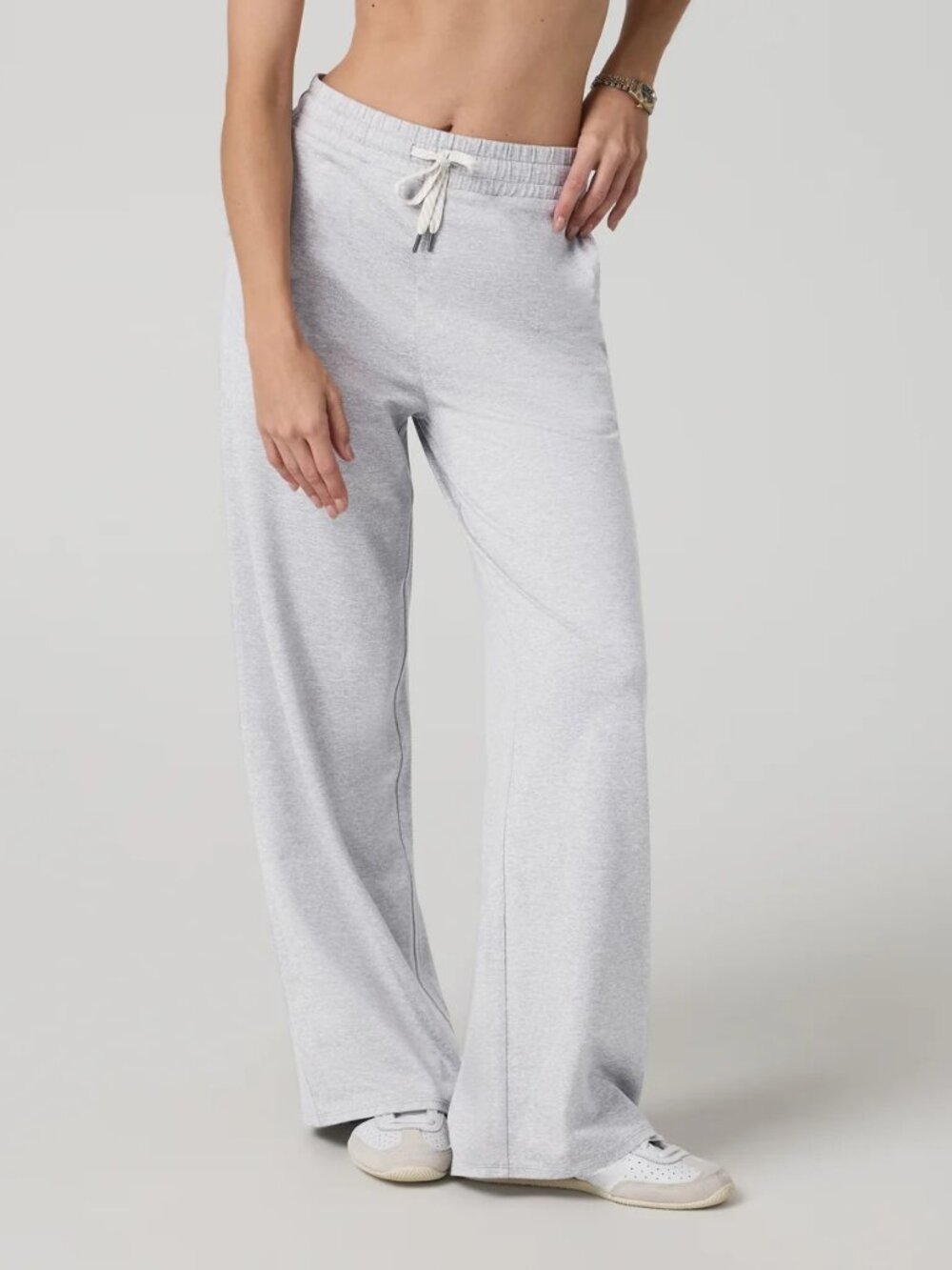 Vuori Halo Essential Wideleg Pant in Heather Gray Sz M Short